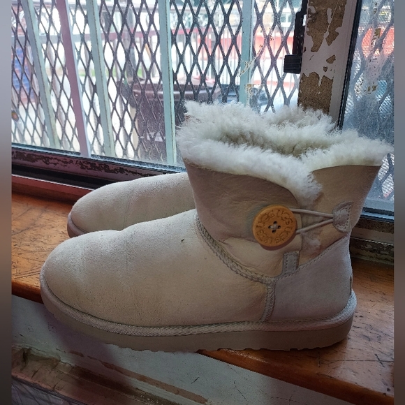 UGG Shoes - Bailey Button Ugg Boots
